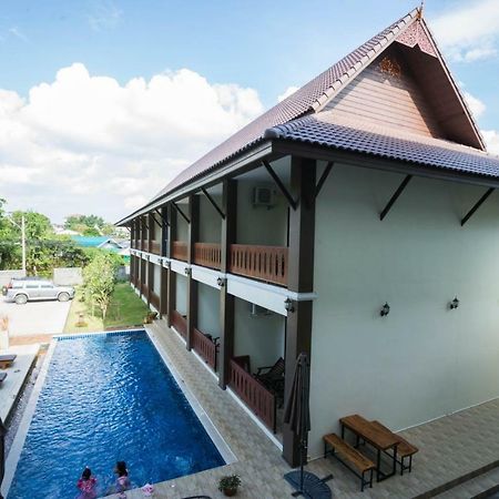 Hotel Sriananpura Chiang Mai Exterior foto
