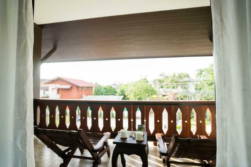 Hotel Sriananpura Chiang Mai Exterior foto